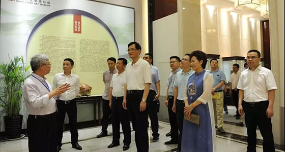 浙江省委常委、統(tǒng)戰(zhàn)部部長(zhǎng)熊建平一行參觀安特集團(tuán)·倪東方藝術(shù)博物館