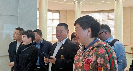 寧波市僑商會顧問徐敏一行參觀安特·倪東方藝術博物館